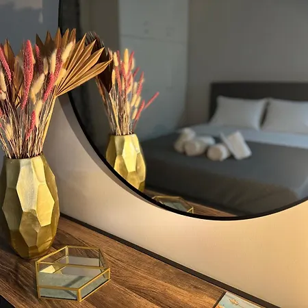 Cozy Castle View 公寓 纳夫普利翁