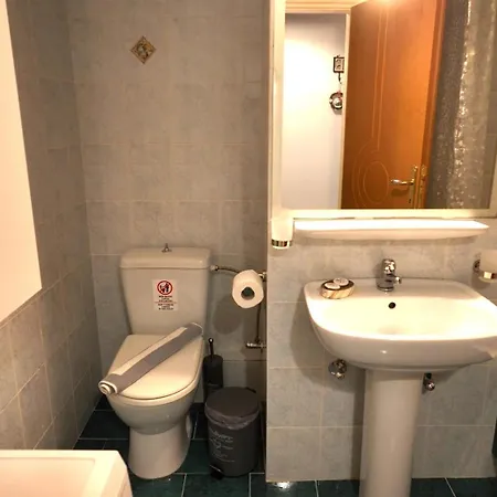 Cozy Castle View * 纳夫普利翁