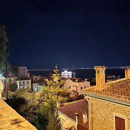 Cozy Castle View Apartment *