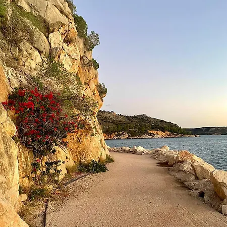 Cozy Castle View Apartment Nafplio